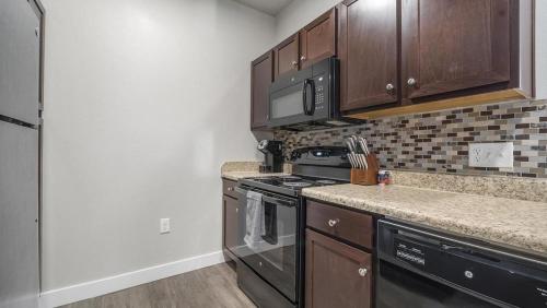 Landing Modern Apartment with Amazing Amenities (ID9219X15) in Powdersville (SC)