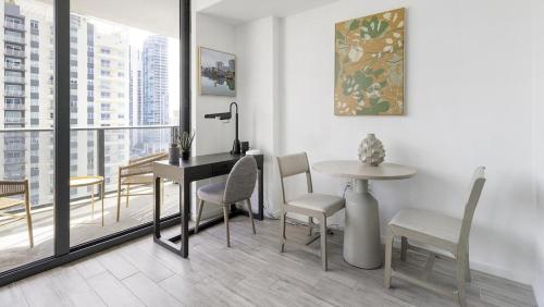 Landing Modern Apartment with Amazing Amenities ID1398X784 in Fort Lauderdale, USA