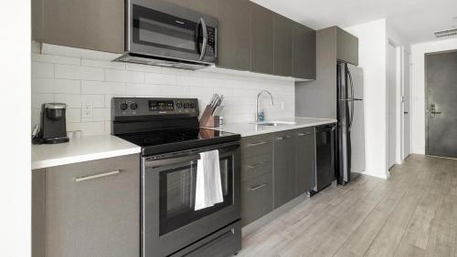 Landing Modern Apartment with Amazing Amenities ID1283X920 in Fort Lauderdale, USA
