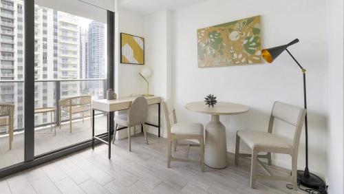 Landing Modern Apartment with Amazing Amenities ID1283X920 in Fort Lauderdale, USA