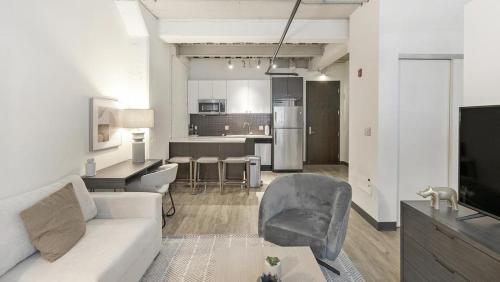 Landing Modern Apartment with Amazing Amenities (ID1227X465)