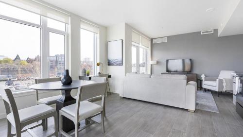 Landing Modern Apartment with Amazing Amenities (ID8566X33) photo 1