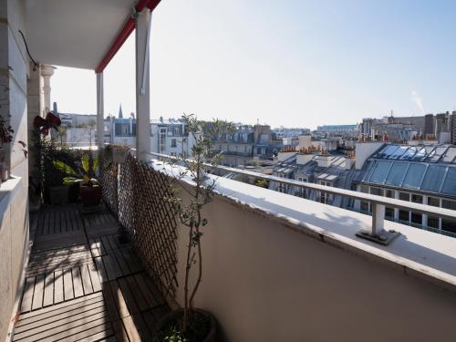 Eiffel Tower Design residence, Paris (photo 6)