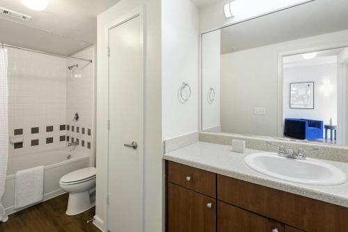 Landing Modern Apartment with Amazing Amenities ID1800X53 in Birmingham, USA