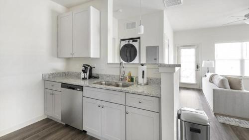 Landing Modern Apartment with Amazing Amenities ID1797X59 in Fort Worth, USA