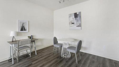 Landing Modern Apartment with Amazing Amenities ID1797X59 in Fort Worth, USA