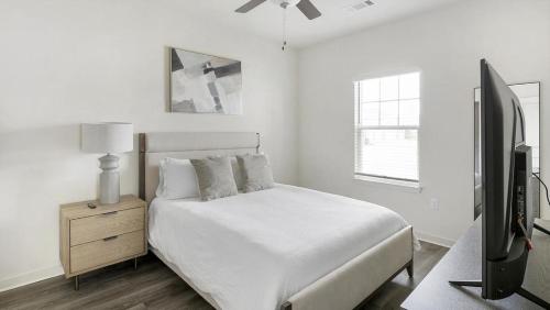Landing Modern Apartment with Amazing Amenities ID1797X59 in Fort Worth, USA