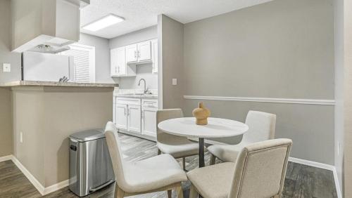Landing Modern Apartment with Amazing Amenities (ID1171X836) in Plant City (FL)