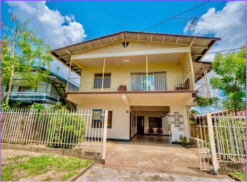 1 Bed Flat - Sleeps 2 - Parking - Wifi - Paramaribo