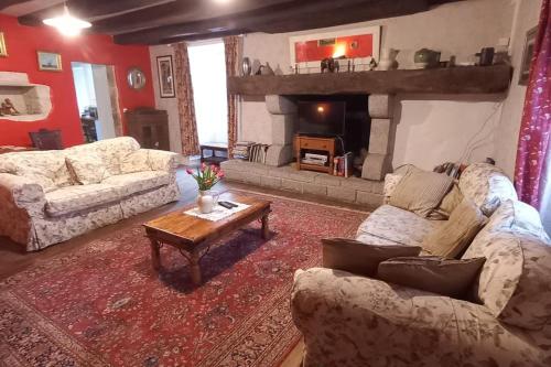 Charmante demeure spacieuse, idéale pour 9 pers à Bouresse gîte à louer Beauregard