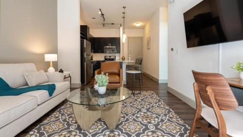 Landing Modern Apartment with Amazing Amenities ID1514X07 in Austin, USA