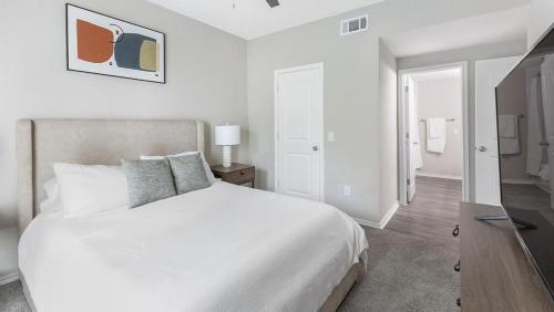 Landing Modern Apartment with Amazing Amenities (ID3078X18) in Plano (TX)