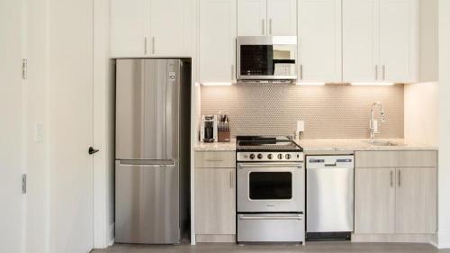 Landing Modern Apartment with Amazing Amenities ID5790X42 in Birmingham, USA