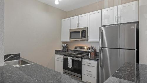 Landing Modern Apartment with Amazing Amenities (ID9304X63) in Rocklin