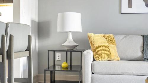 Landing Modern Apartment with Amazing Amenities ID883 in Birmingham, USA
