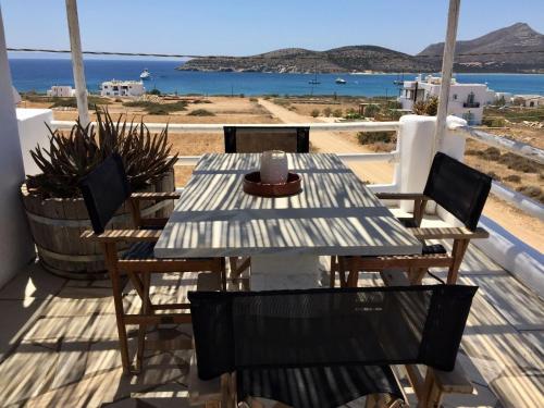 Cozy Antiparos Apartment | 1 Bedroom | Apartment Seabreeze | Stunning Sea & Garden Views | Agios Georgios