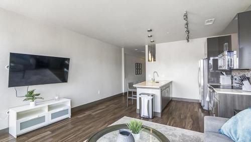 Landing Modern Apartment with Amazing Amenities (ID1960)