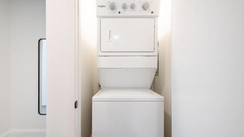 Landing Modern Apartment with Amazing Amenities ID5790X48 in Birmingham, USA