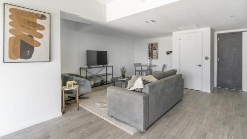 Landing Modern Apartment with Amazing Amenities (ID1897X65)