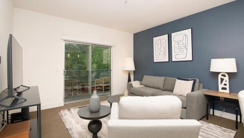 Landing Modern Apartment with Amazing Amenities ID8454X47 in Santa Ana, USA