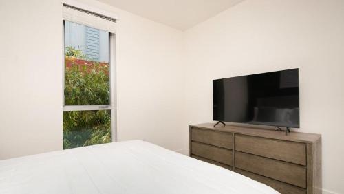 Landing Modern Apartment with Amazing Amenities ID8454X47 in Santa Ana, USA