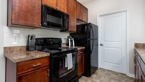 Landing Modern Apartment with Amazing Amenities (ID4703X17)