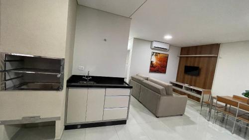 Novo e amplo apartamento a poucos passos do Shopping JL