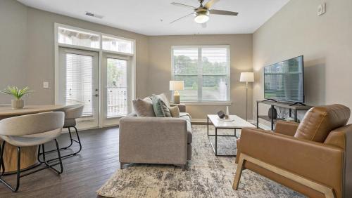 Landing Modern Apartment with Amazing Amenities (ID8082X78) in Falconbridge