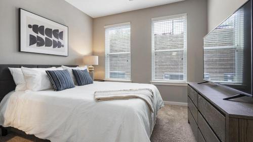 Landing Modern Apartment with Amazing Amenities (ID8082X78) in Falconbridge