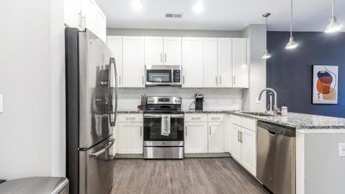 Landing Modern Apartment with Amazing Amenities (ID8112X15) in Falconbridge