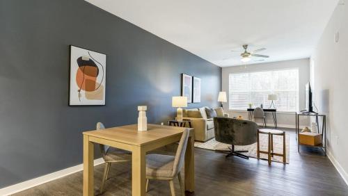 Landing Modern Apartment with Amazing Amenities (ID8112X15) in Falconbridge