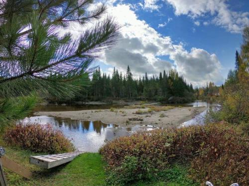 CHALET RIVIÈRE ETCHEMINS, Un endroit unique