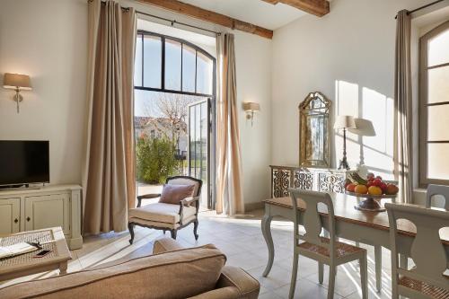 Book the Villa with Garden View Les Ateliers Villa with Garden View Les Ateliers