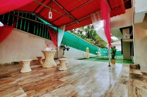 Sun and shine by VG in Lonavala