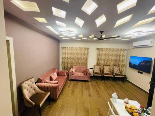 Sun and shine by VG in Lonavala