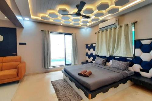 Sun and shine by VG in Lonavala