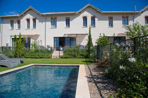 Book the Villa with Private Pool Les Maisons des Vignerons Villa with Private Pool Les Maisons des Vignerons