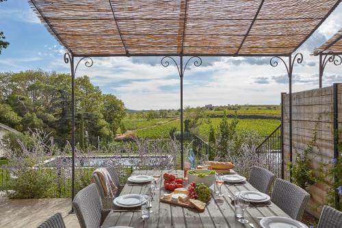 ทัศนียภาพ, Château St Pierre de Serjac (Chateau St Pierre de Serjac) in โอเชี่ยนฟรอนท์