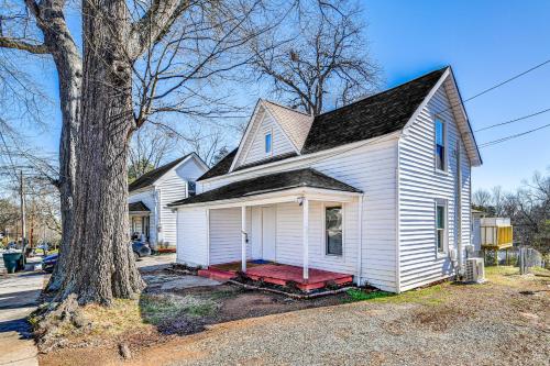 Pet-Friendly North Carolina Abode - Deck and Hot Tub