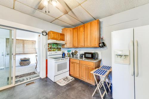 Pet-Friendly North Carolina Abode - Deck and Hot Tub in Concord, USA