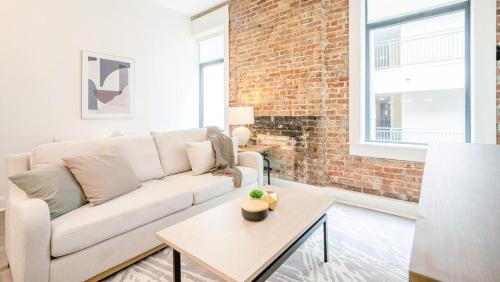 Landing Modern Apartment with Amazing Amenities ID5790X46 in Birmingham, USA