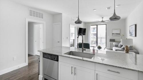 Landing Modern Apartment with Amazing Amenities ID9022X02 in Frisco, USA