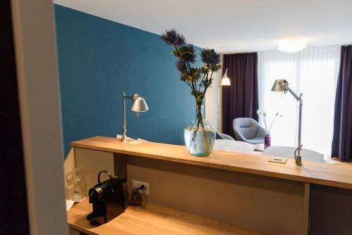 Comfort Triple Room with Balcony and Lake View