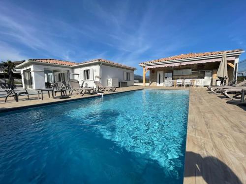 Villa So O, contemporaine et cosy avec sa piscine privée à 5 min de la mer ! - Location, gîte - Linguizzetta