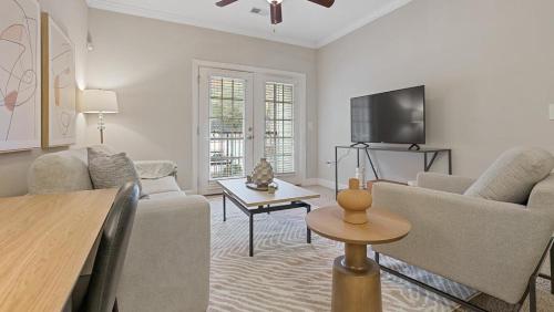 Landing Modern Apartment with Amazing Amenities ID7187X91 in Greensboro, USA