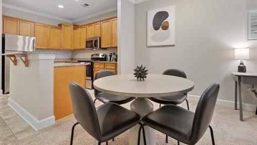 Landing Modern Apartment with Amazing Amenities ID7187X91 in Greensboro, USA