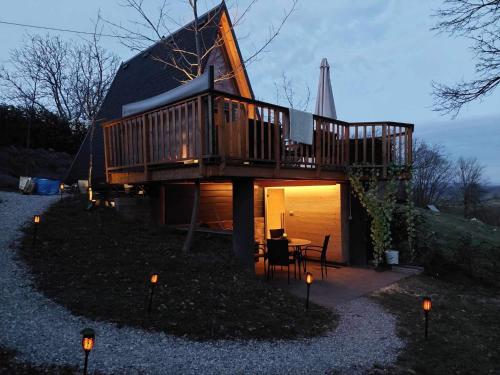 Glamping Holiday House with hot tub and sauna- Hisa oddiha - Smarjeske Toplice