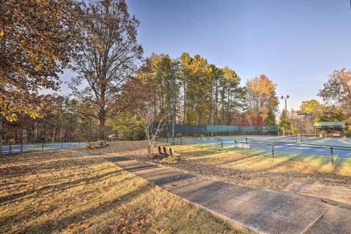 Lake Arrowhead Home w Hot Tub & Screened Porch