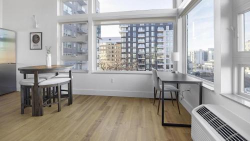 Landing - Modern Apartment with Amazing Amenities ID1401X735 in Denver, USA