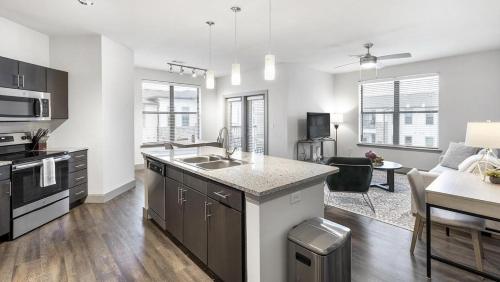 Landing - Modern Apartment with Amazing Amenities (ID1403X363)